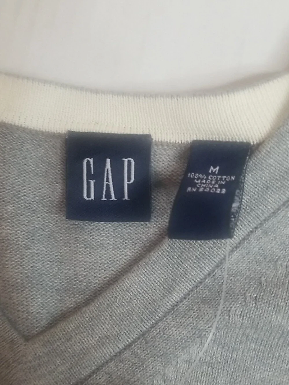 GAP Men’s Gray Two-Tone V-Neck Sweater with Charcoal Panel
